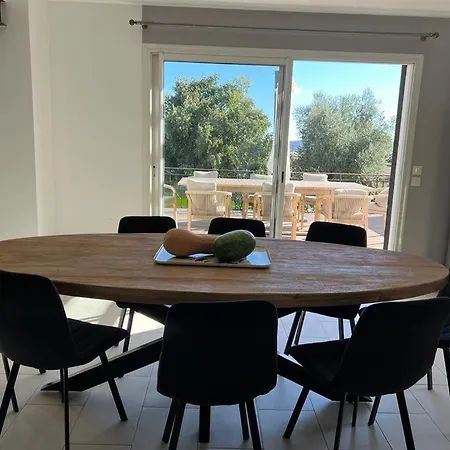 10 P Piscine Lagon Avec Vue Epoustouflante Proche Uzes Vila